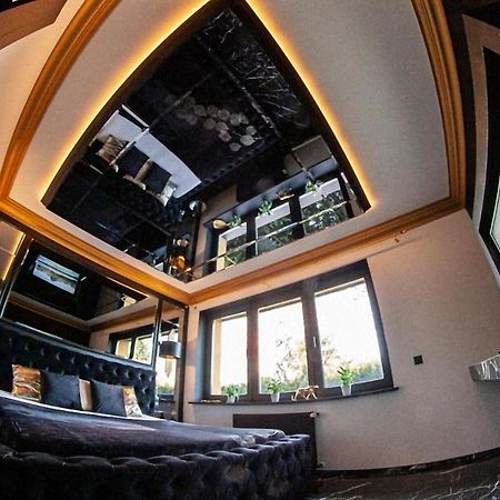 Black Night Willa Pulkowa Apartment Warsaw Exterior photo